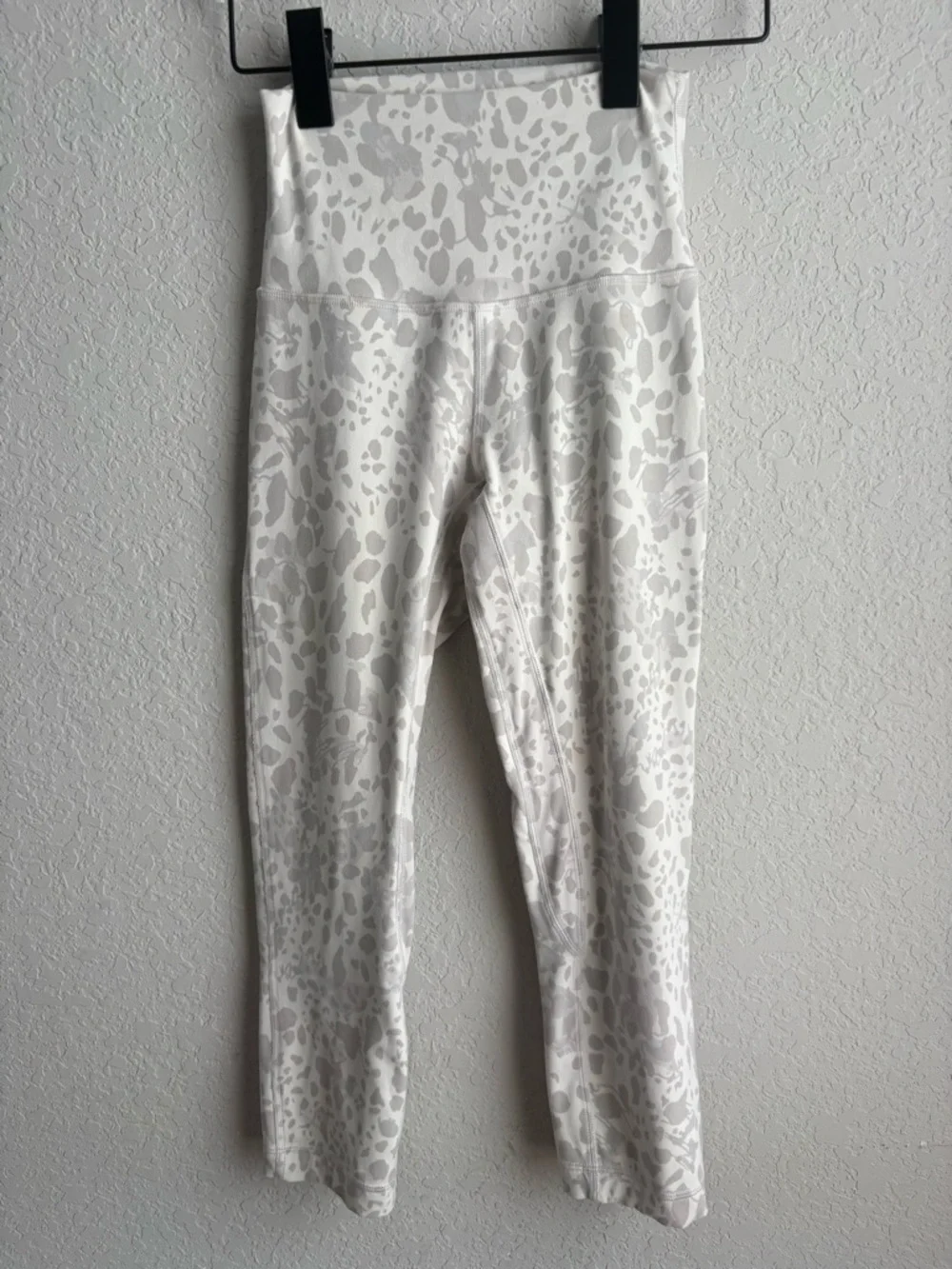 Lululemon Align HR Leggings Cheetah Antique white 2 - Picture 5 of 6